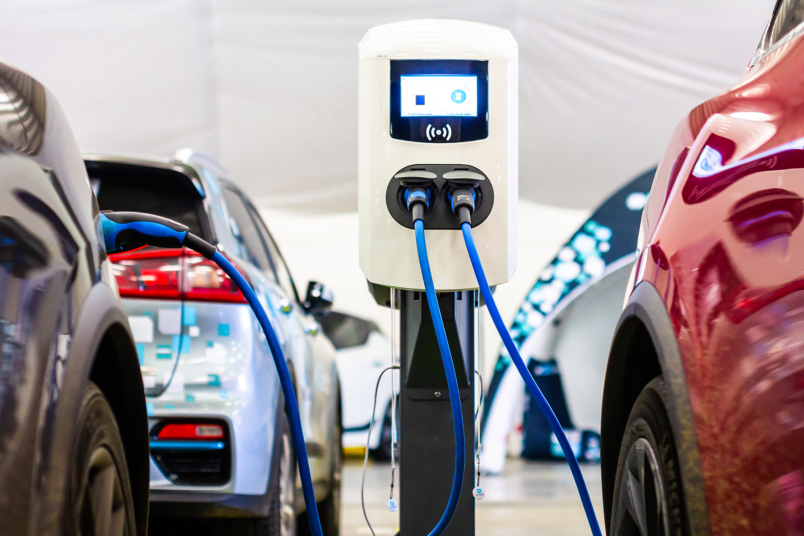 5 Top Things Electric Vehicle Owners Say About Their Cars